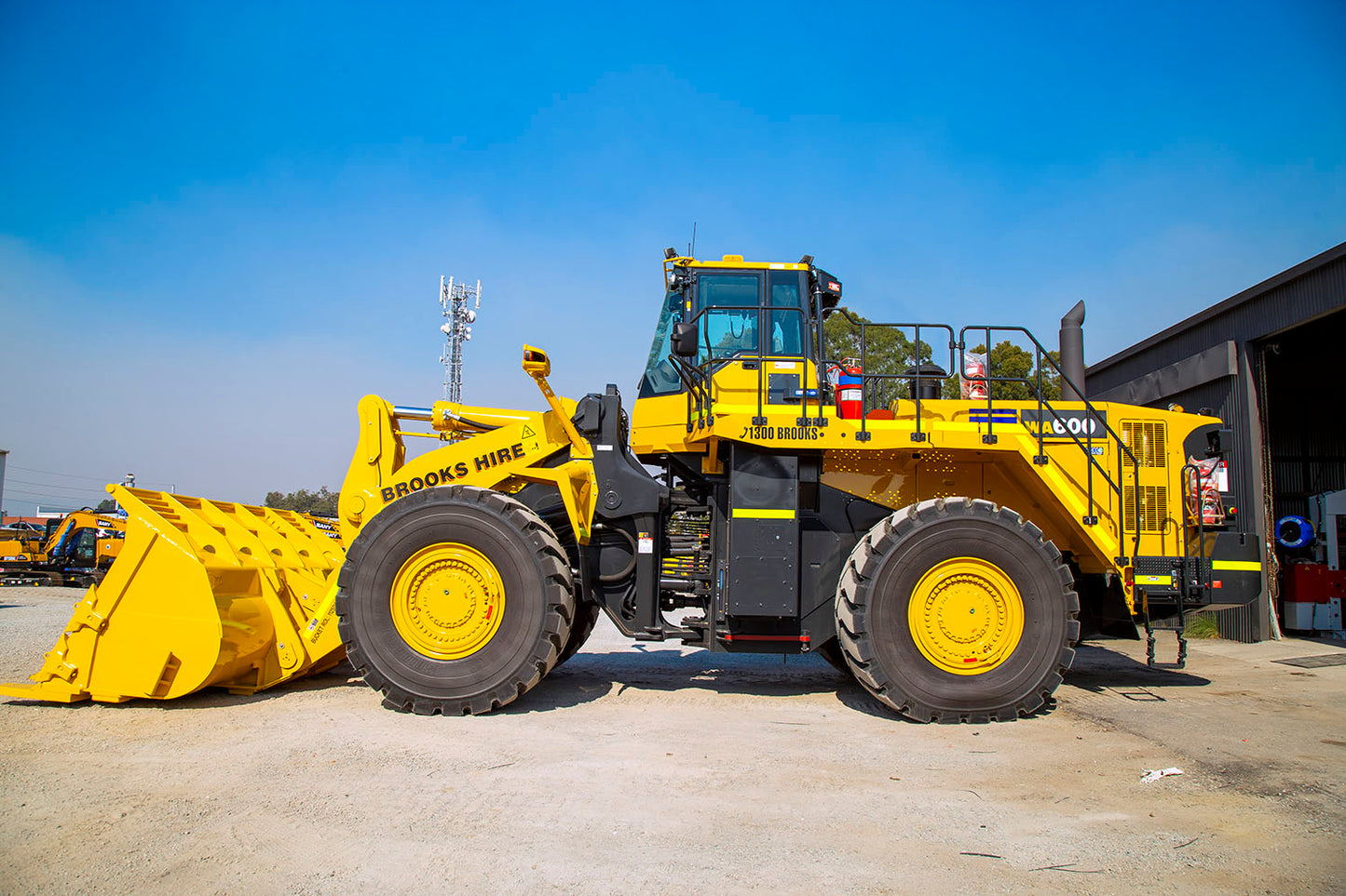 L115 - Komatsu WA600-6